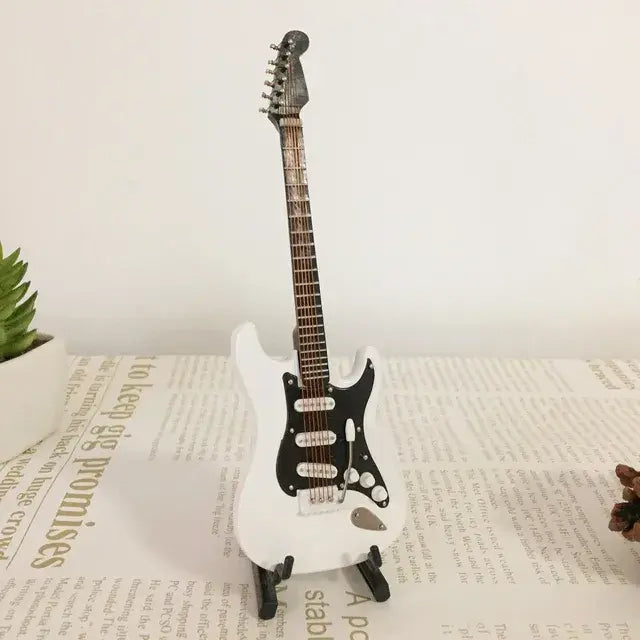 1/6 Guitar in Miniature