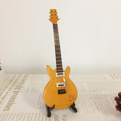 1/6 Guitar in Miniature