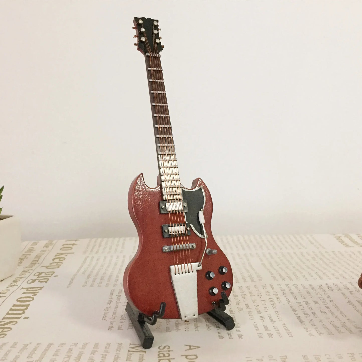 1/6 Guitar in Miniature