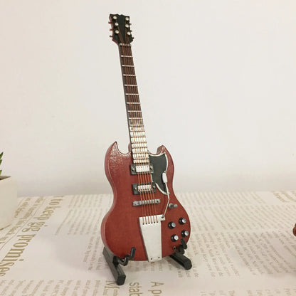 1/6 Guitar in Miniature