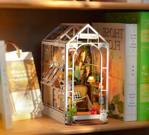 Garden House — Miniature DIY Nook